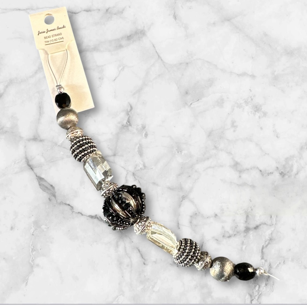 Jessie James vintage family black bead strand 7 inch